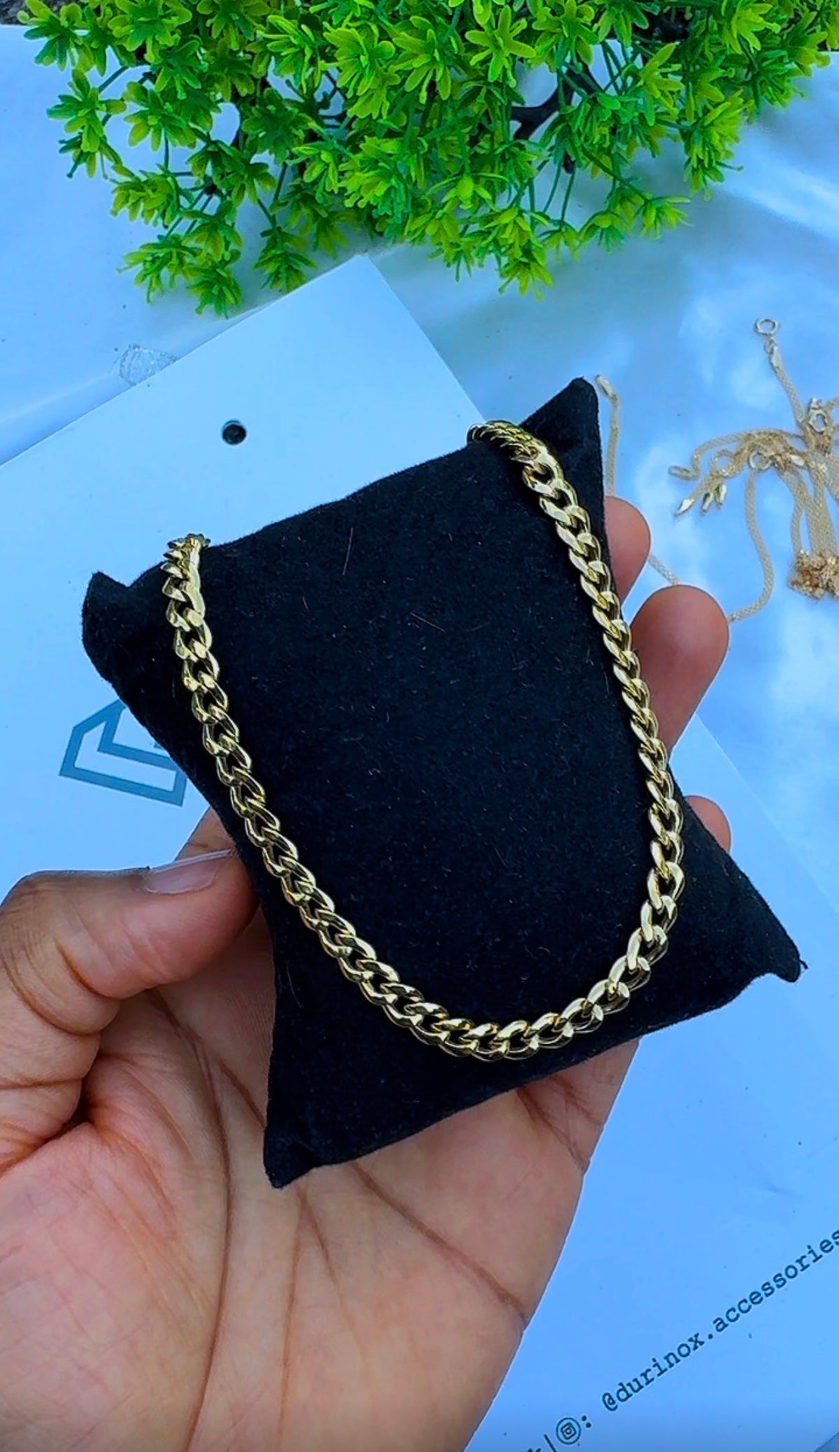 18K Solid Gold Cuban Chain Necklace Unisex | 22 Inches | 6.6g