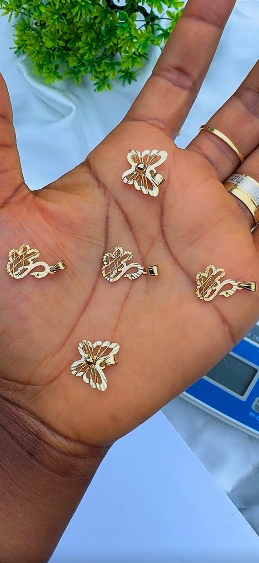 Dellarg 18ct Real Gold (Swan) Pendant