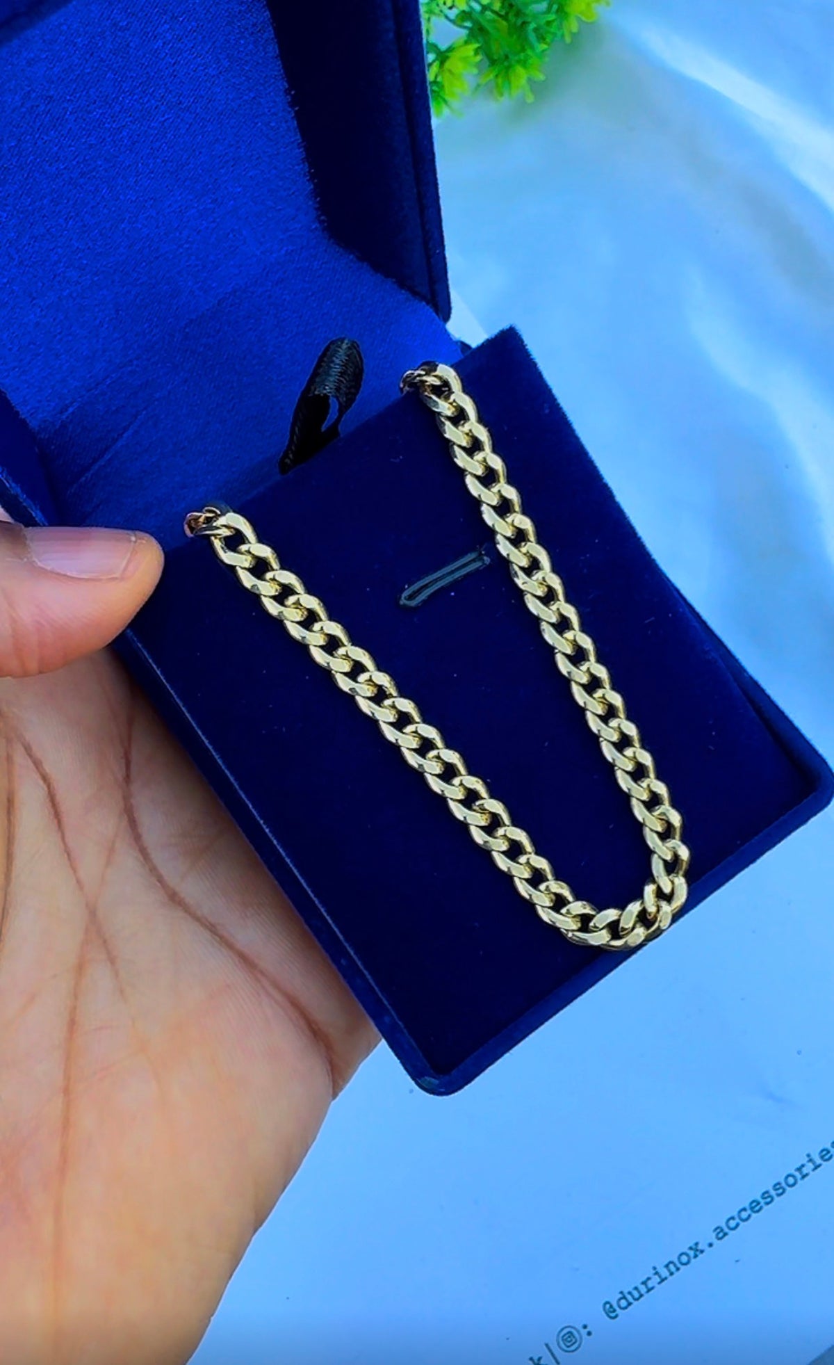 18K Solid Gold Cuban Chain Necklace Unisex | 22 Inches | 6.6g