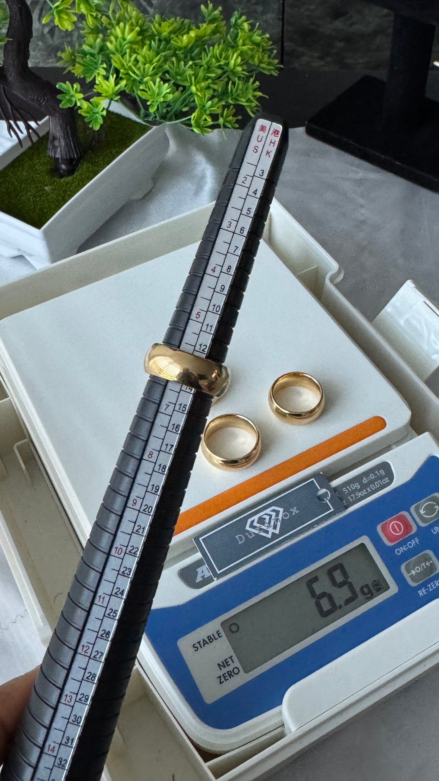 18K Solid Gold Classic Wedding Band Ring – 2.2g Polished Yellow Gold Wedding Ring for Men & Women | Sizes 6 & 7