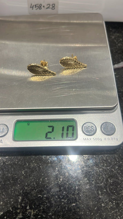 18 Karat Gold Stud Earrings | 2.1g