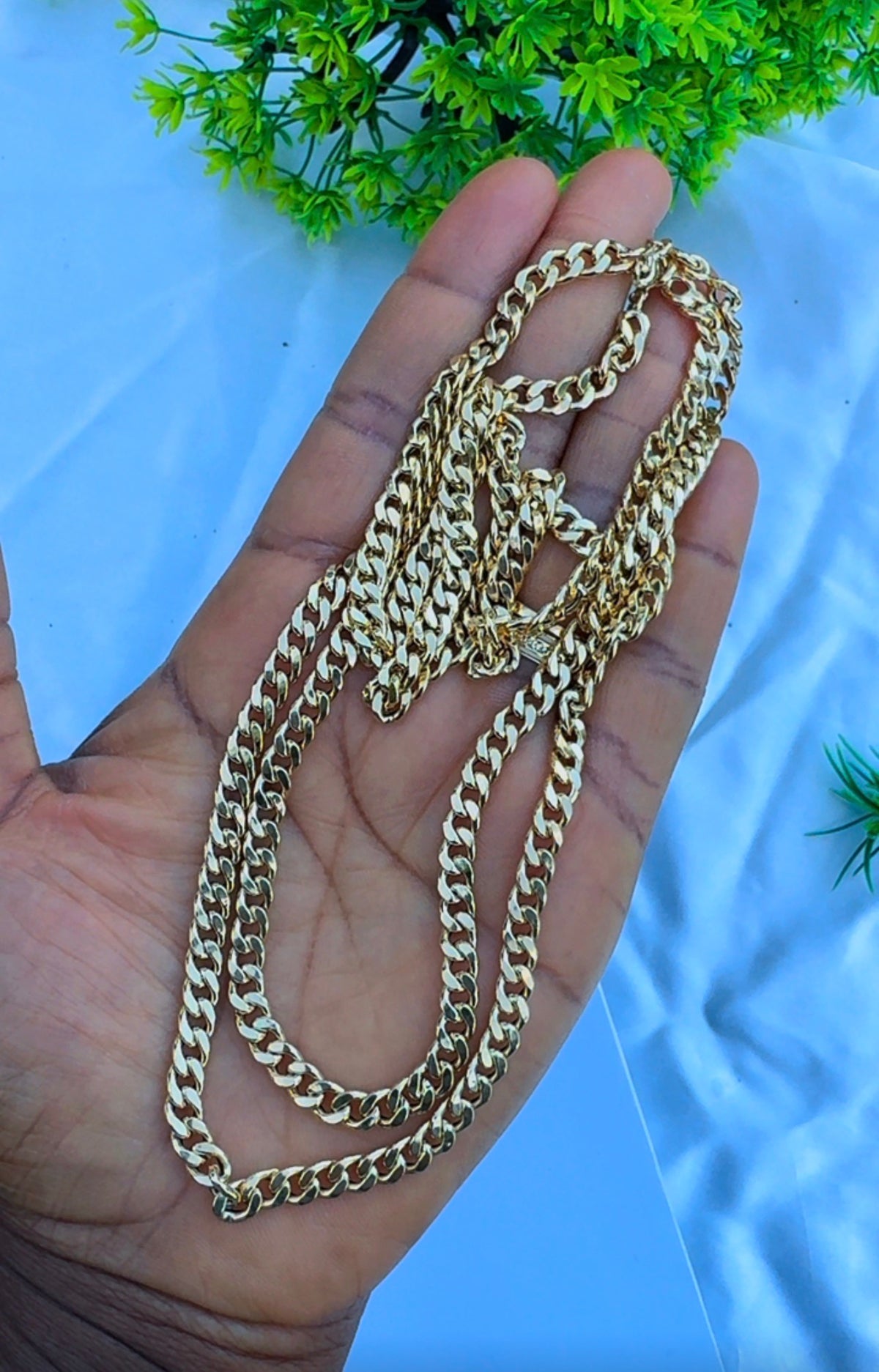 18K Solid Gold Cuban Chain Necklace Unisex | 20 & 22 Inches | 6.2 & 7.0g