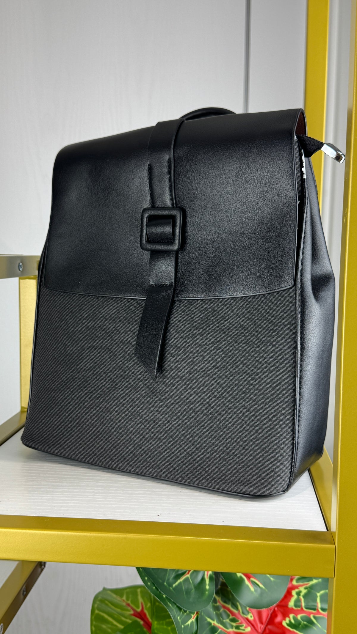 Black & Biege Structured Women's Bagpack {Medium} | LARYZ Everyday 008