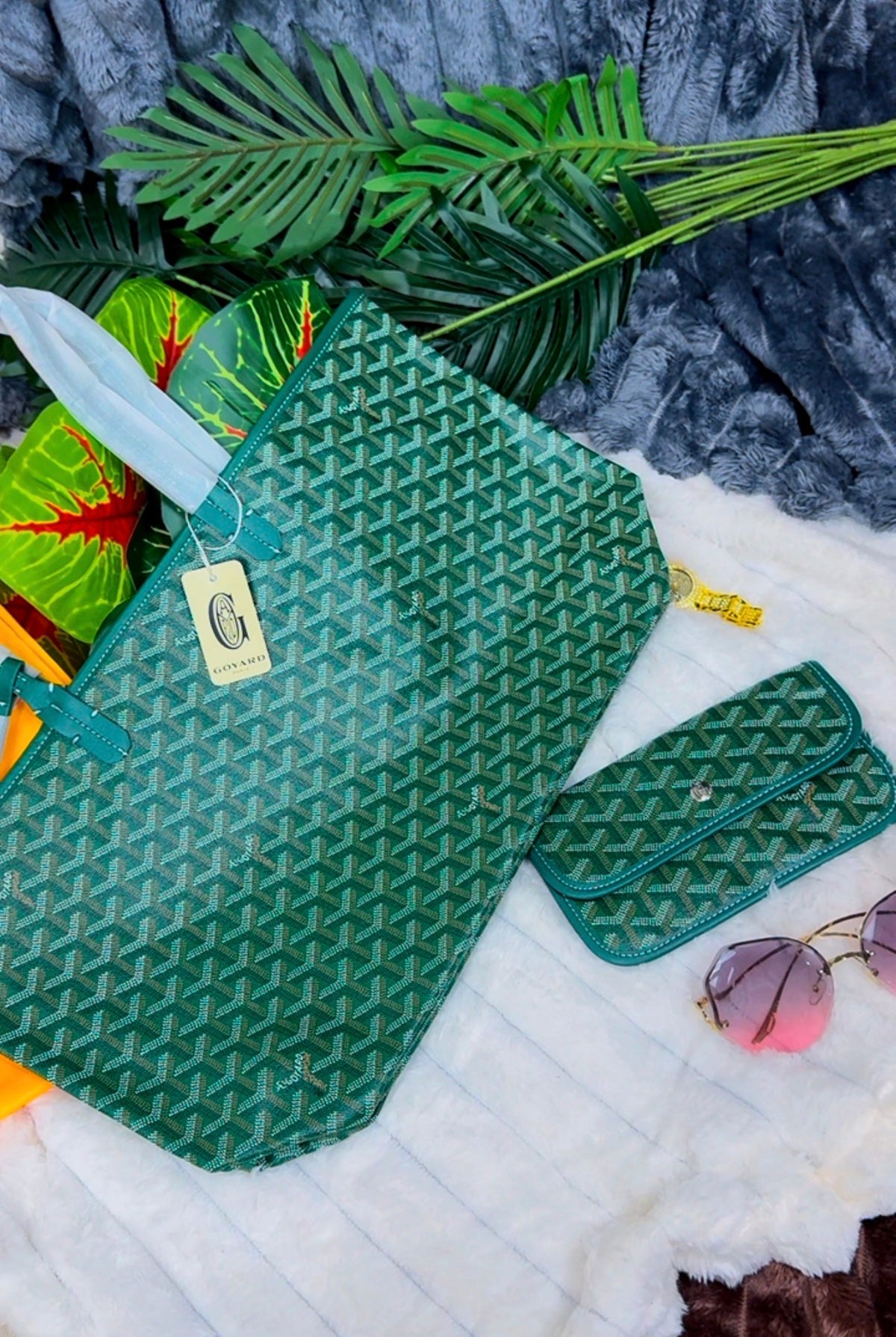 The Green G Patterned Tote Bag with Extra Pouch LASi020
