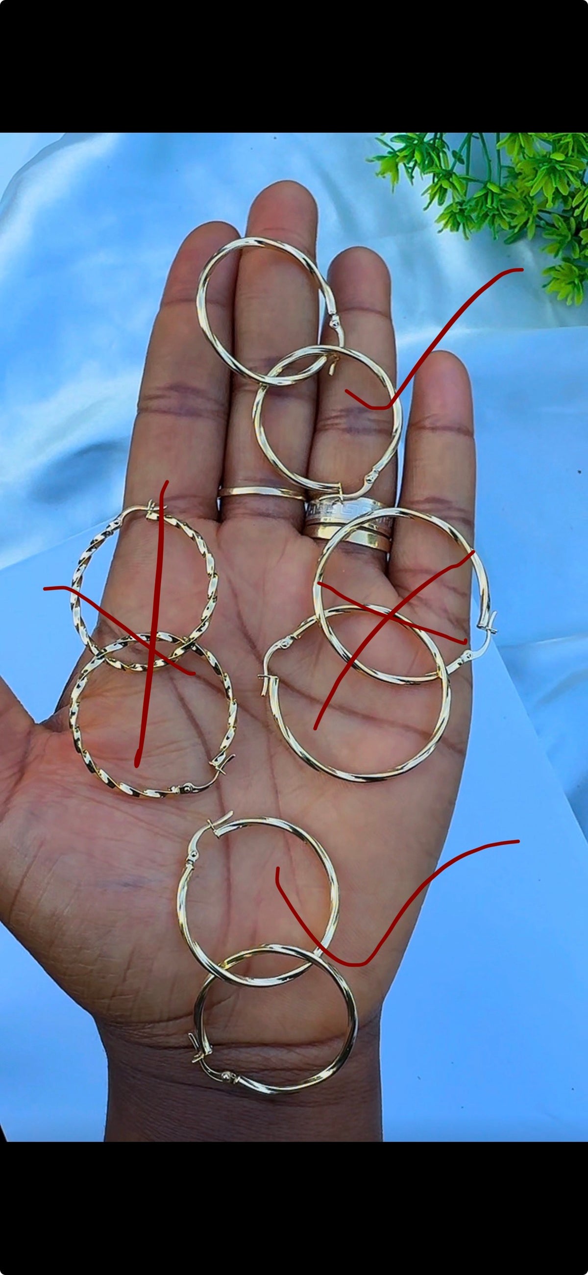 18K Solid Gold Medium Hoop Earrings | 1.5g & 1.63g