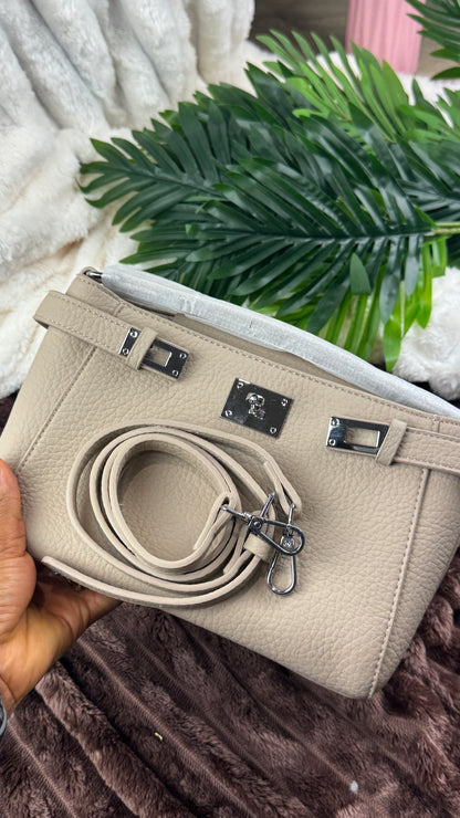 Women’s Biege | Khaki Pebbled Leather Turn-Lock Shoulder Bag | LARYZ Everyday 044 | Medium