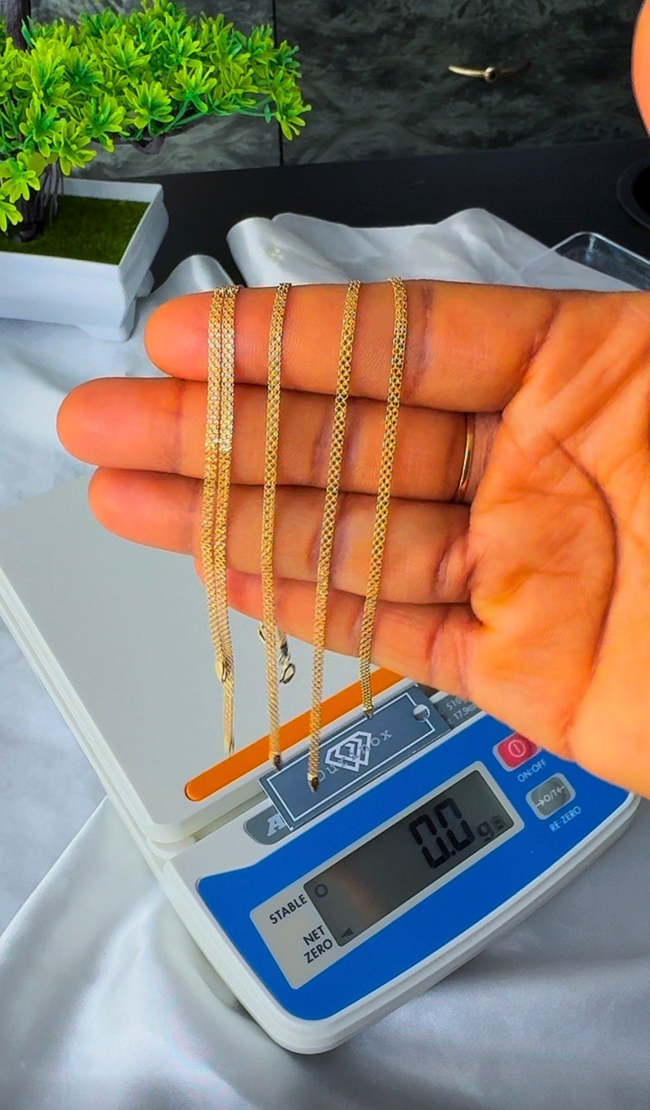 18ct Solid Gold Carpet Bracelets 7.5 Inches | 1.36g | Lightweight