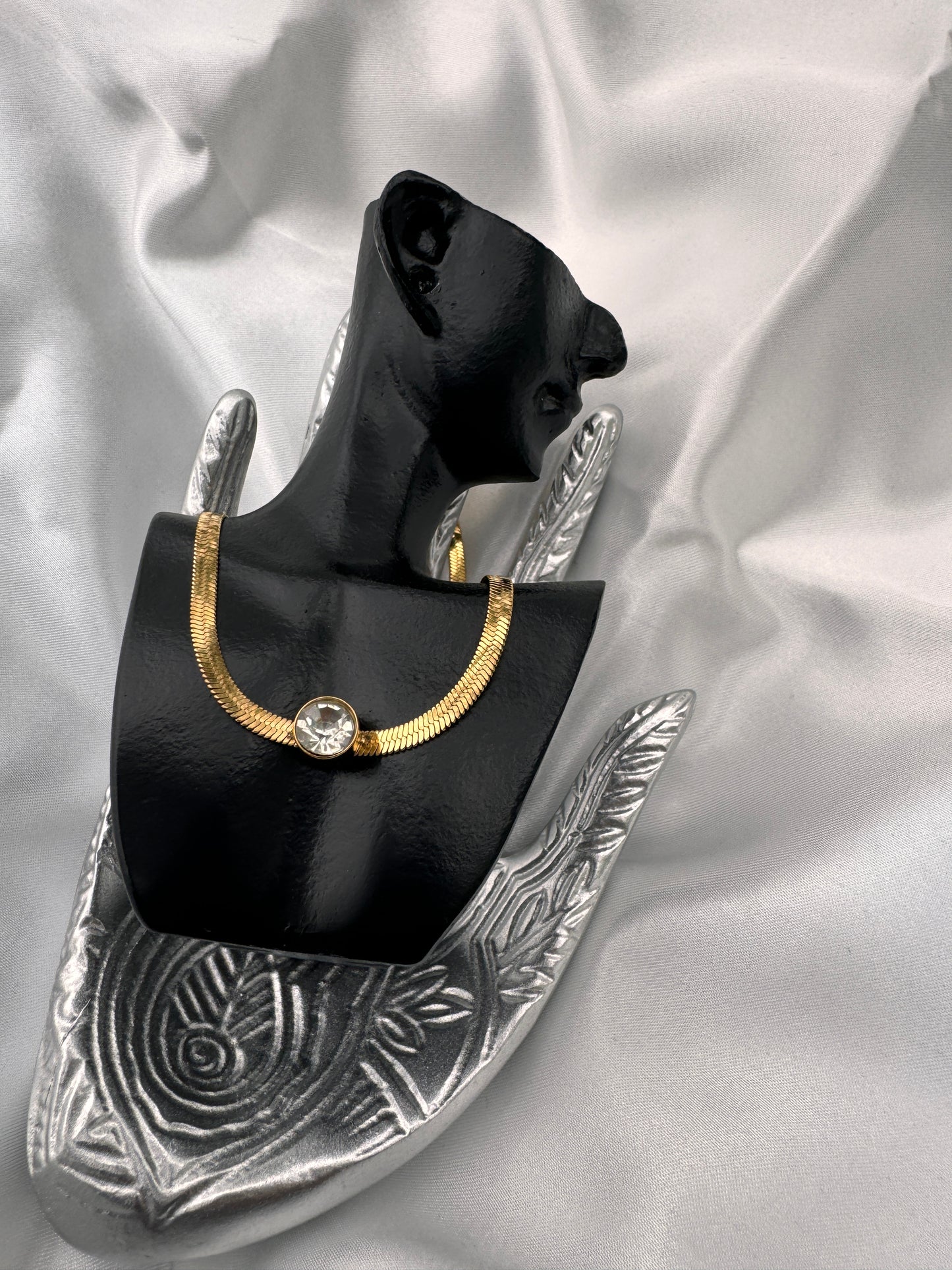 Stainless steel choker necklace for everyday wear
