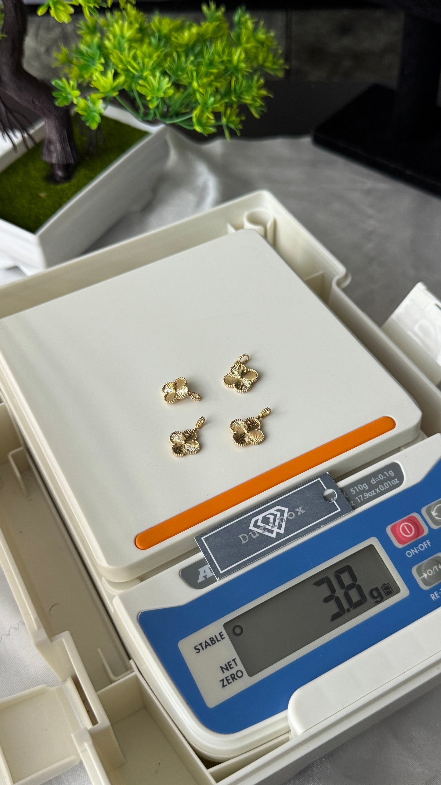 18K Solid Gold Clover Pendants | 0.9g & 1g