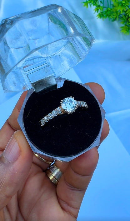 18K Solid Gold Engagement Ring For Women | Size 9 | 3.2g