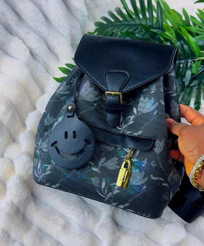 Black Patterned Smiley Women's Bagpack {Medium} | LARYZ Everyday 054