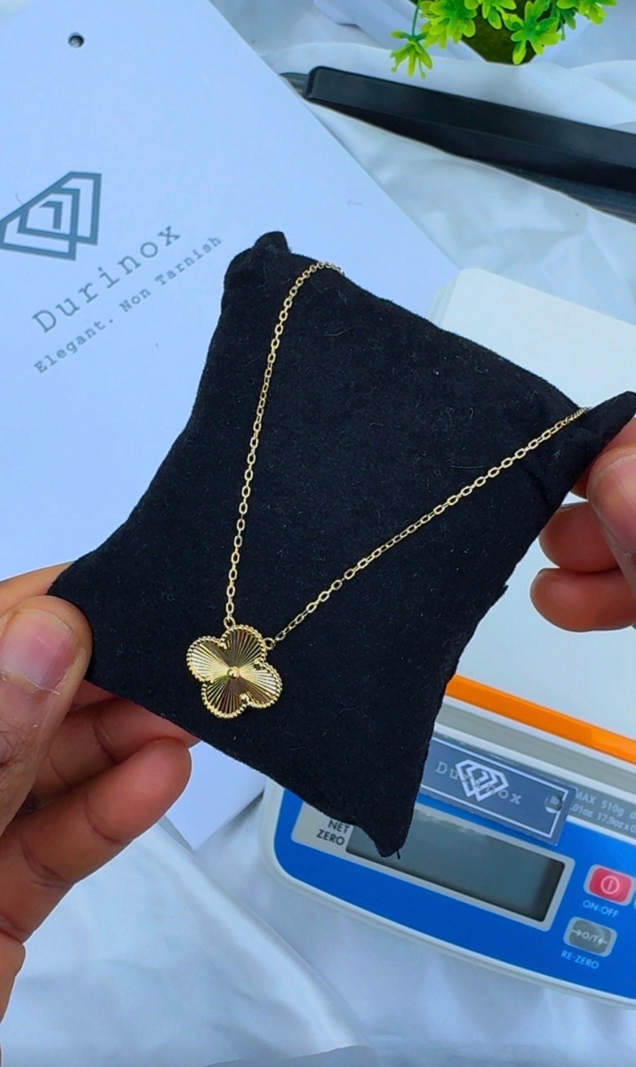 18K Solid Gold Single Motif Clover Chain Necklace 2.9g & 4.4g | 10mm & 12mm