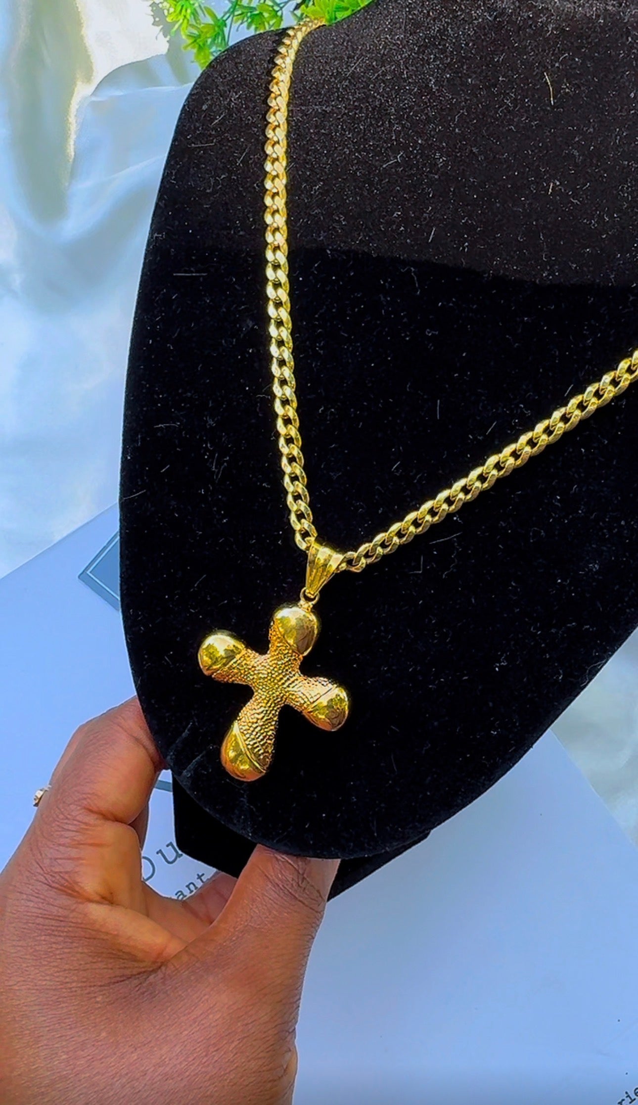 18ct Real Gold Cross Pendant (Extra) - 3.1g