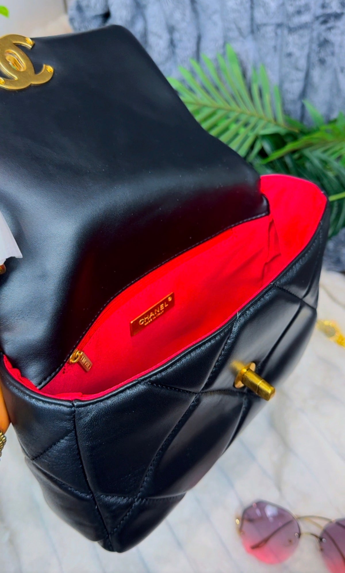Black large oversized diamond quilting Tri-Tone | Shiny Lambskin Leather Bag | LASi013