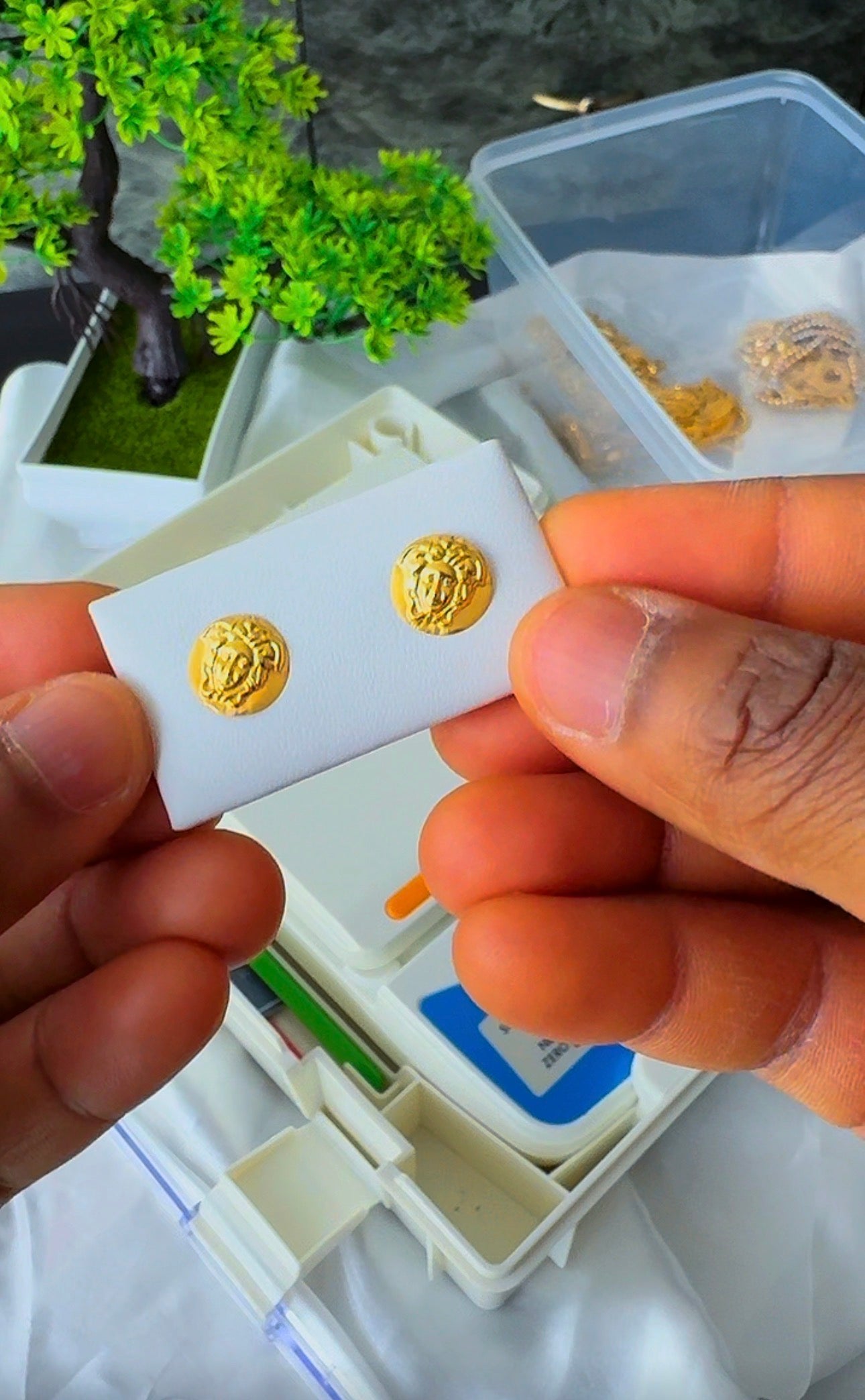 18 Karat Solid Gold Screw Stud Earrings
