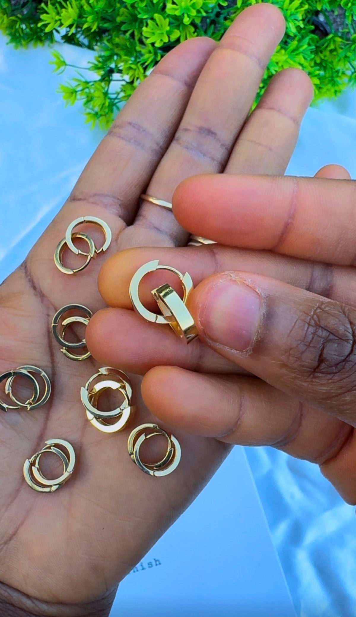 18ct Genuine Gold Hoop Earrings - 2.7g