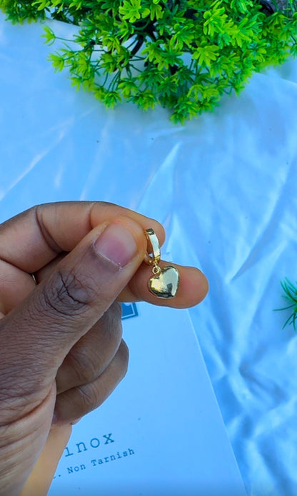 18 Karat Solid Gold Hoop Heart Earrings - 2.7g