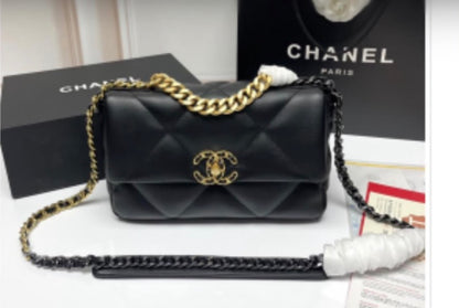 Black large oversized diamond quilting Tri-Tone | Shiny Lambskin Leather Bag | LASi013