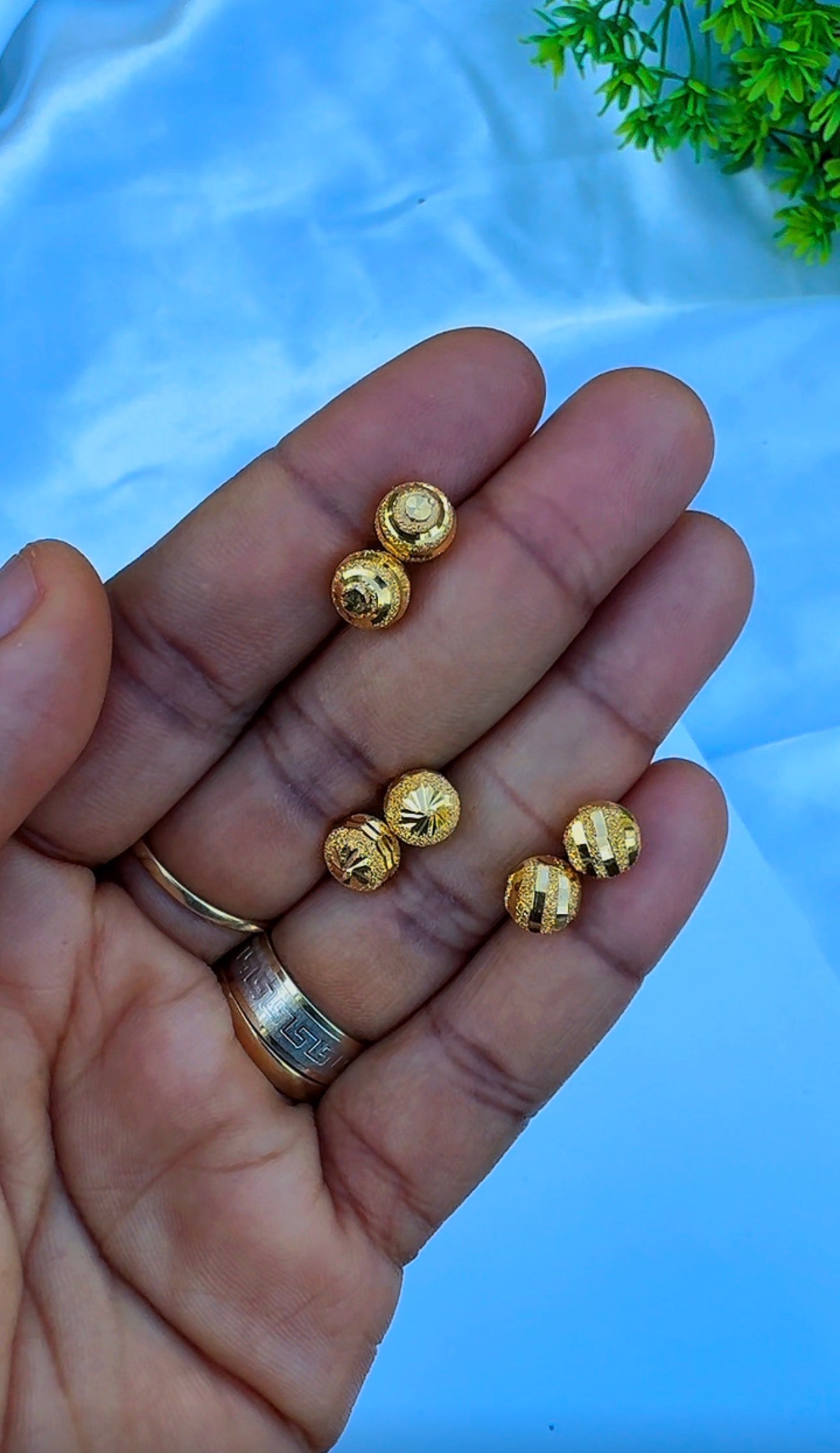 21 Karat Solid Gold Ball Stud Earrings | 1.8g & 2.0g | 3 Different Designs