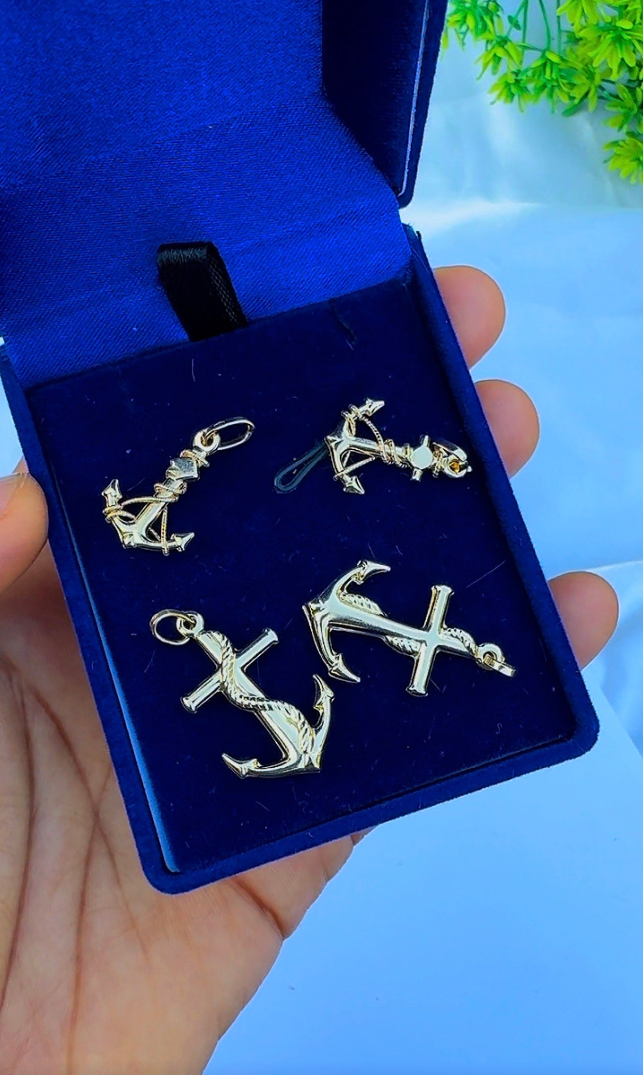 18K Solid Gold Anchor Pendant | 1.1g & 1.4g