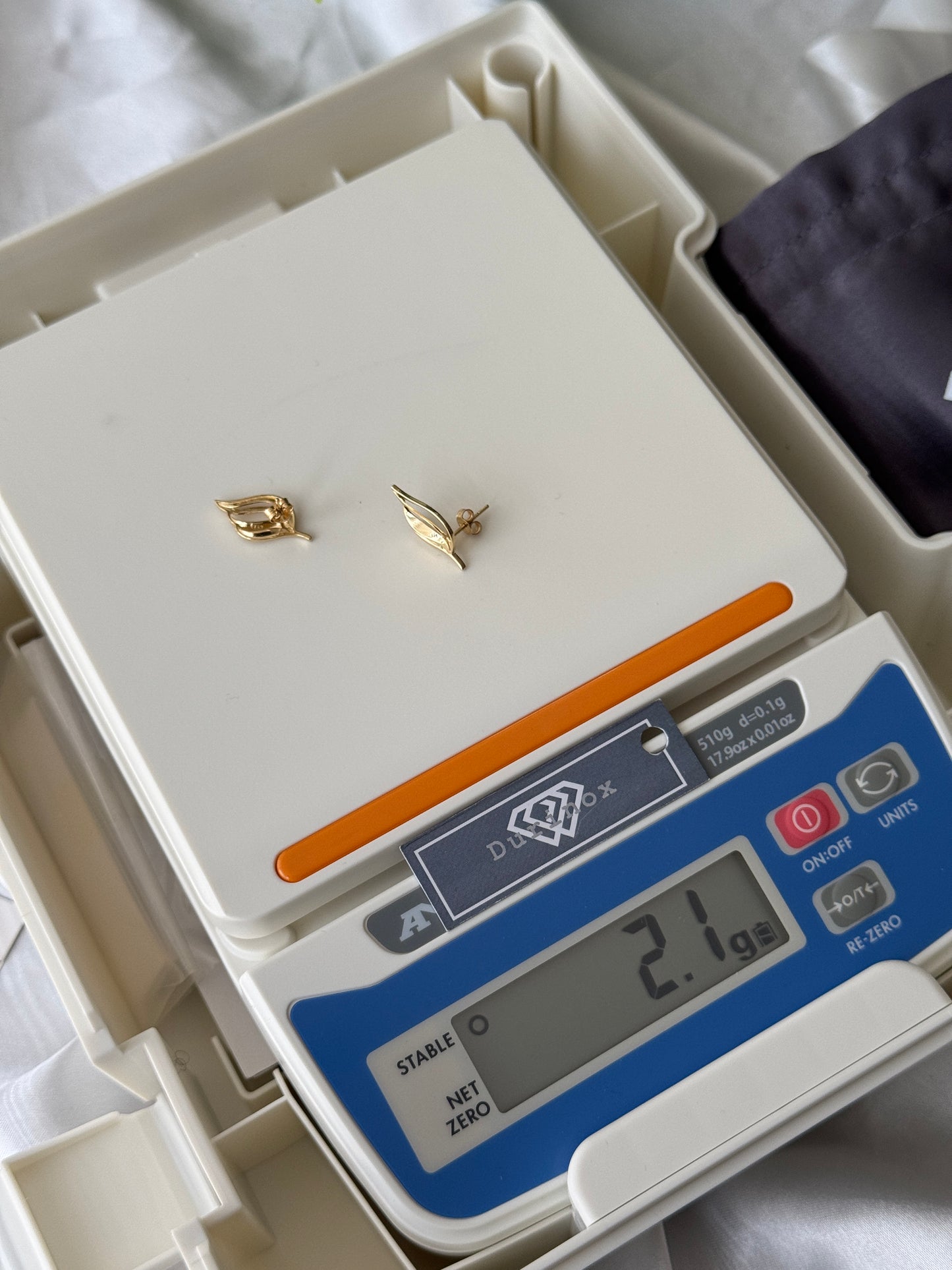Degard 18 Karat Gold Stripe Stud Earrings
