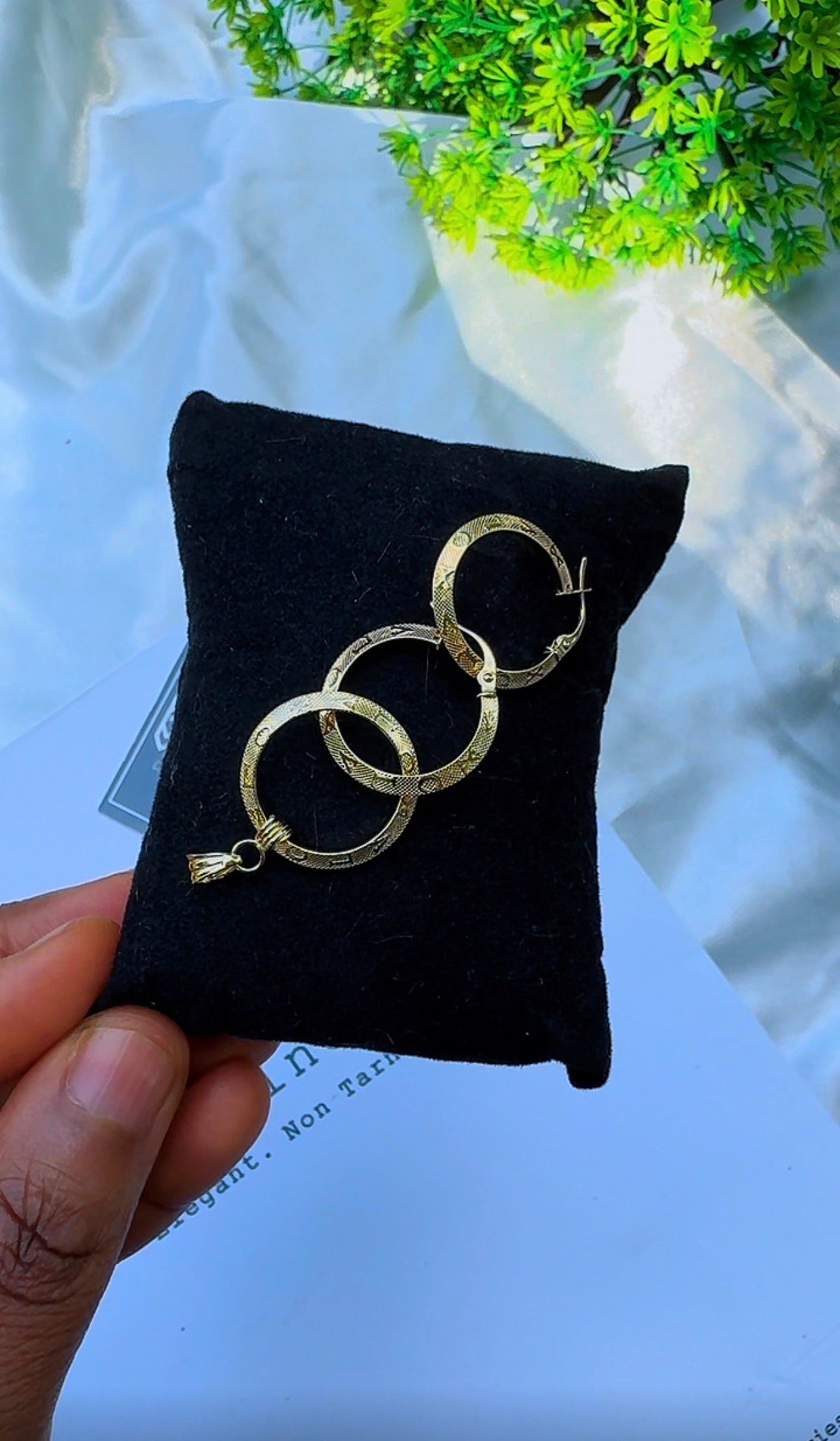 18K Solid Gold Dainty Round Earrings & Pendant Jewellery Set | 1.8g