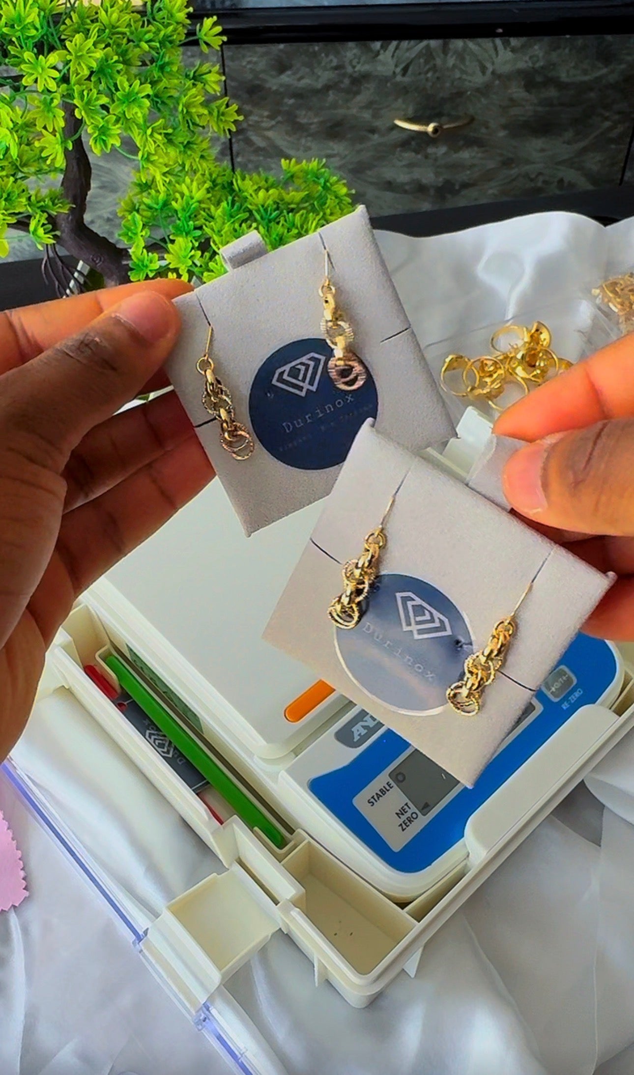 18 Karat Solid Gold Drop Earrings | Multitone & Yellow Gold