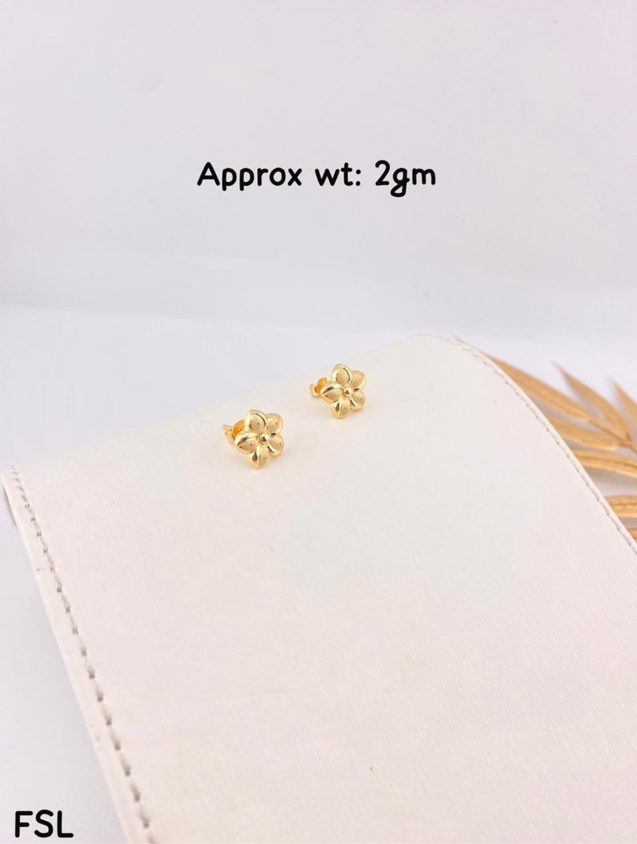 Deger 18 Karat Gold Stud Earrings