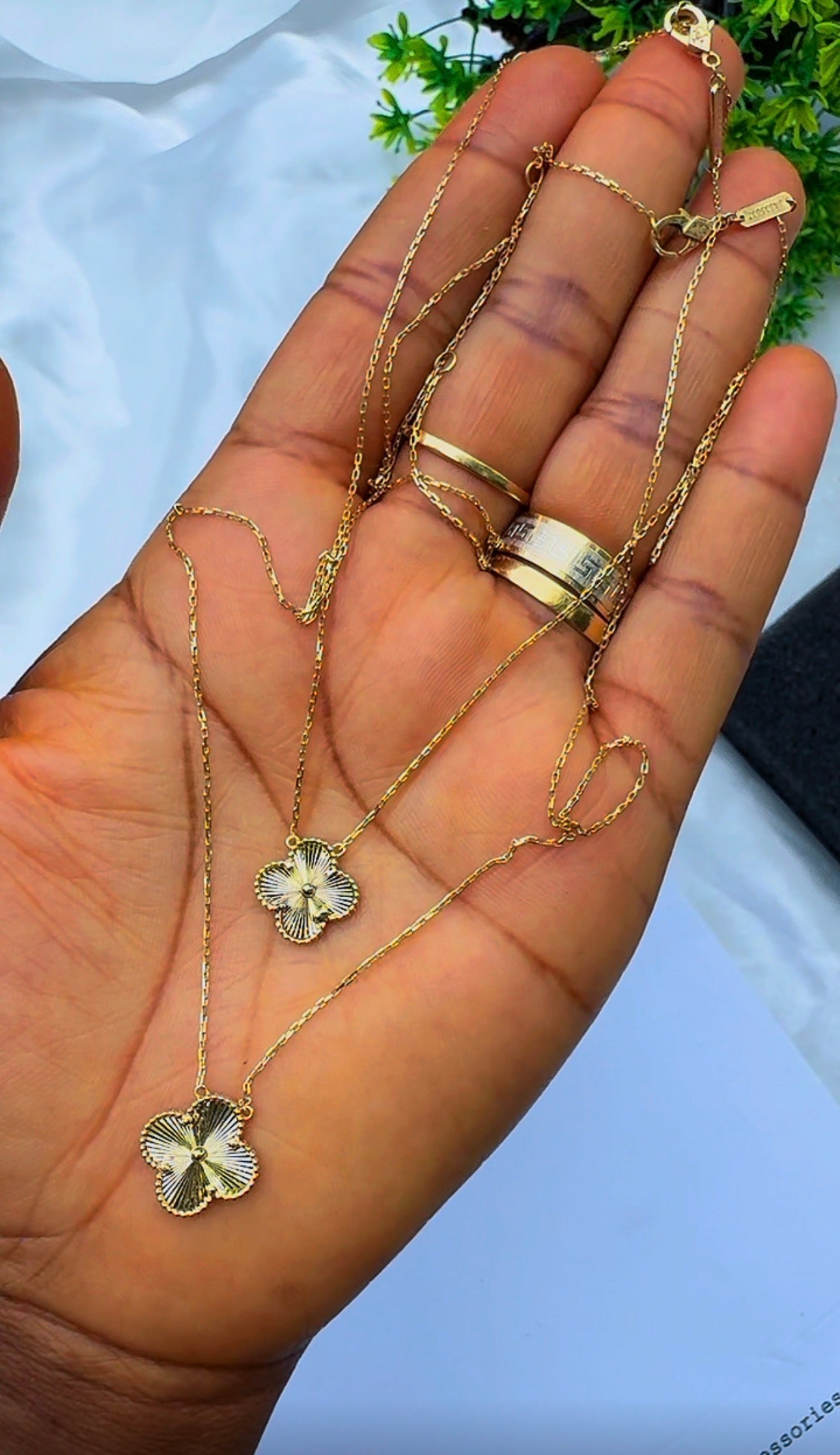 18K Solid Gold Single Motif Clover Chain Necklace 2.9g & 4.4g | 10mm & 12mm