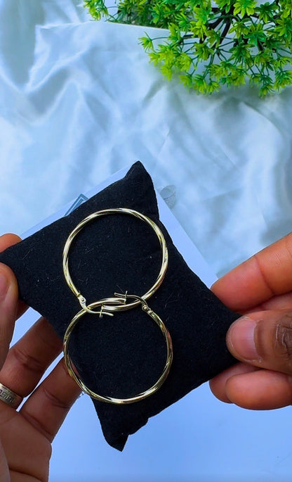 18K Solid Gold Medium Hoop Earrings | 1.5g & 1.63g