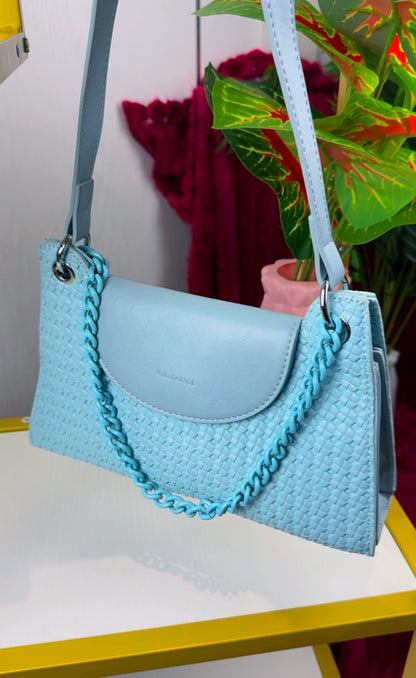 Blue Woven Handbag With Chain {Medium} | LARYZ Everyday 004