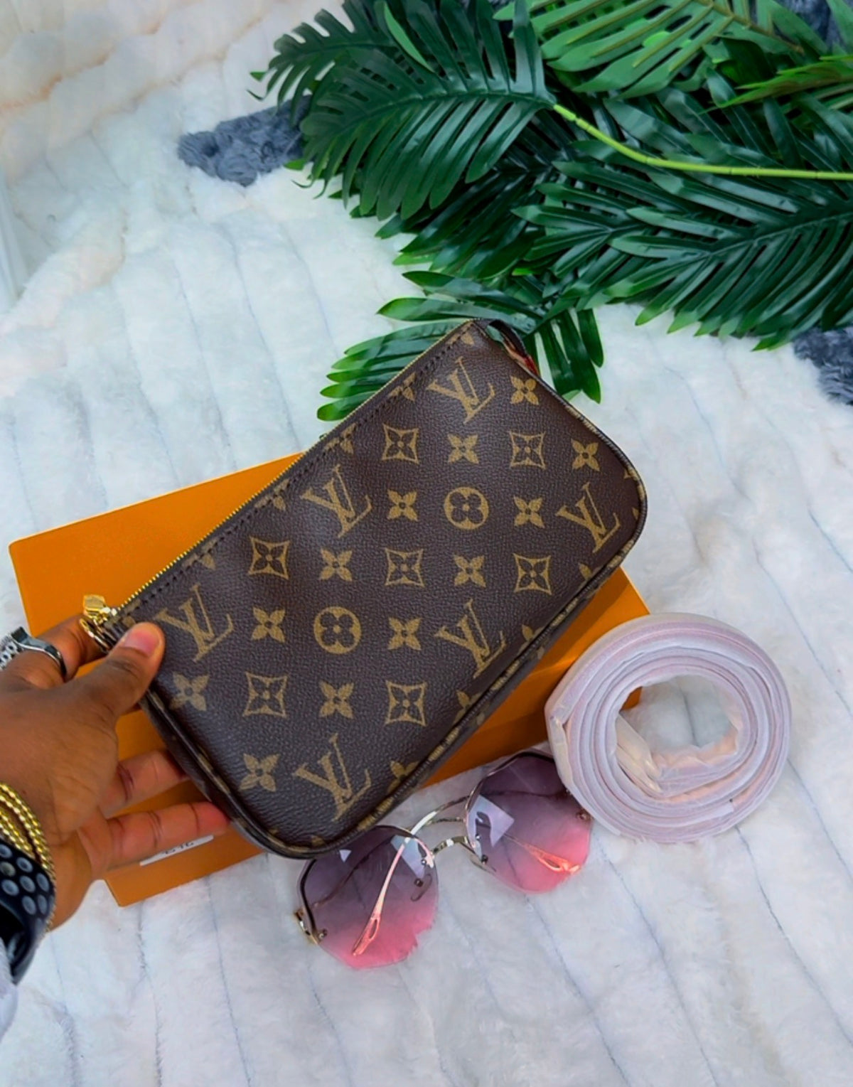 Monogram Canvas Shoulder Bag with Leather Strap - LASi014
