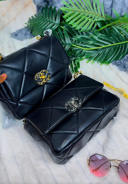 Black large oversized diamond quilting Tri-Tone | Shiny Lambskin Leather Bag | LASi013
