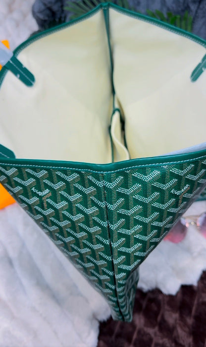 The Green G Patterned Tote Bag with Extra Pouch LASi020
