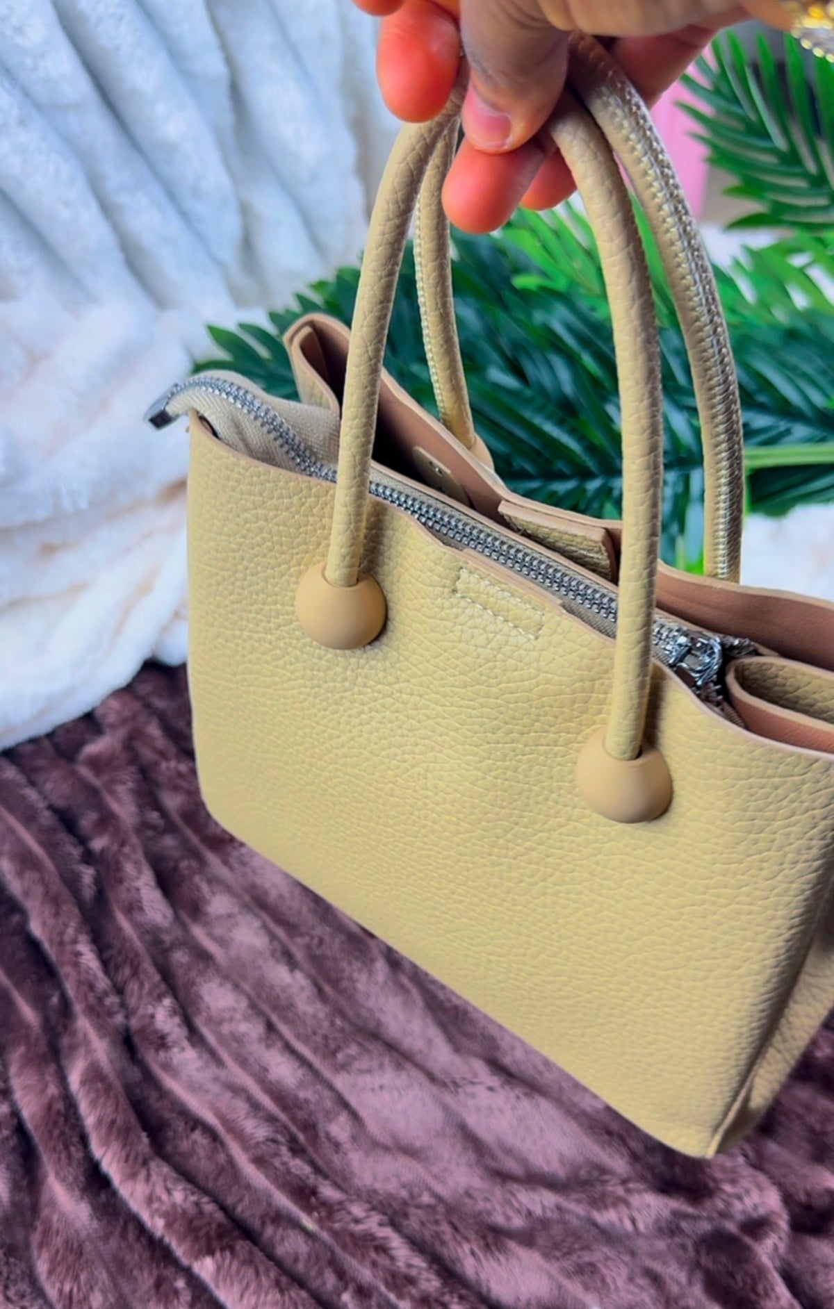 Women’s Beige Pebbled Leather Top-Handle Tote Bag | LARYZ Everyday - 039 | Medium