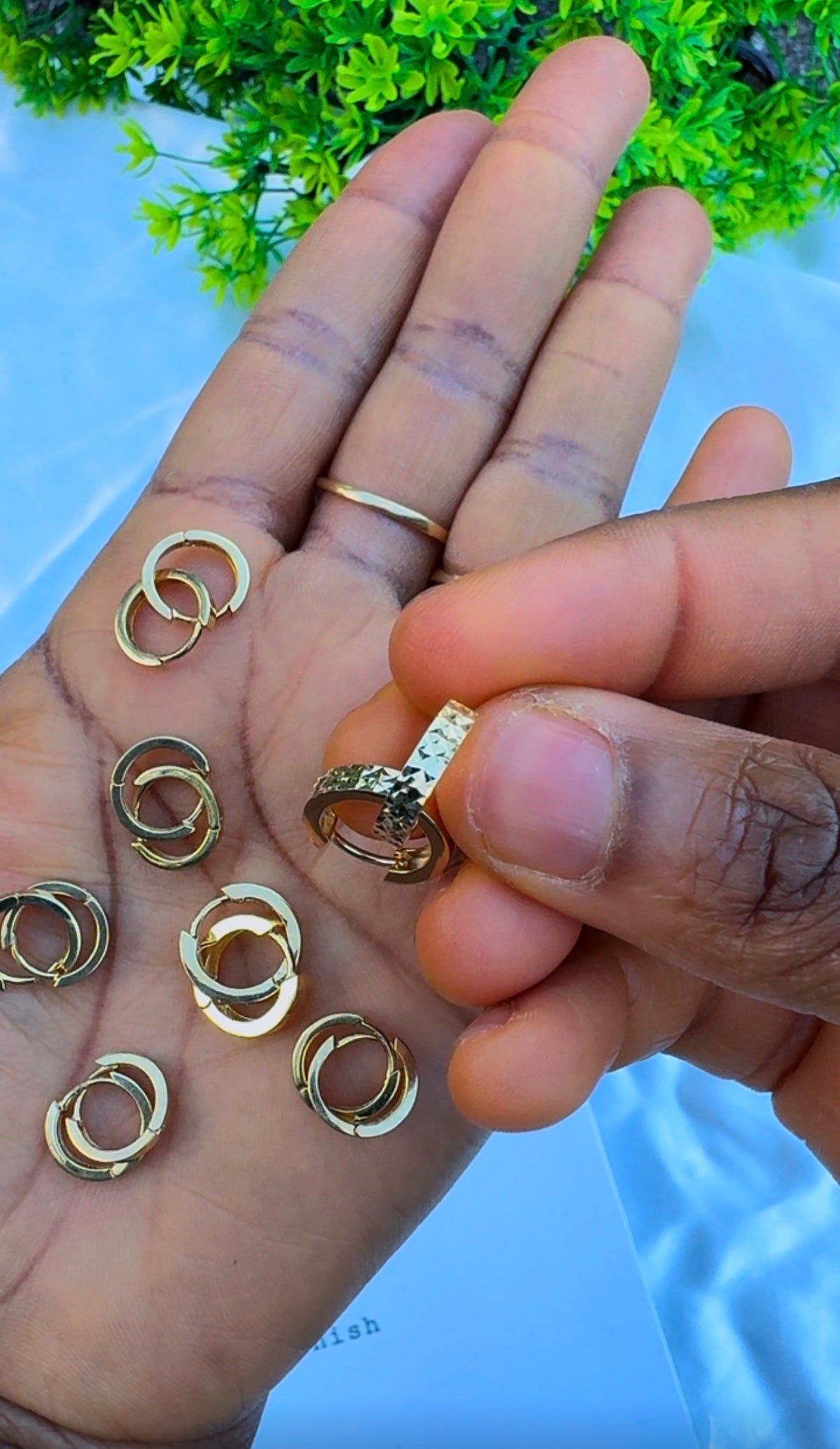 18ct Genuine Gold Hoop Earrings - 2.7g