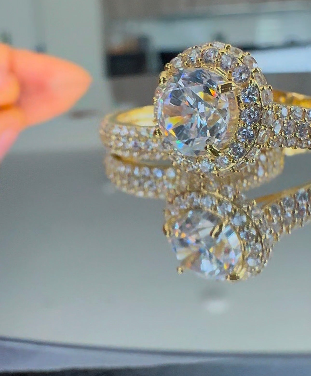 Degam Pure 18 Karat Italian Gold Bridal Engagement Ring Set