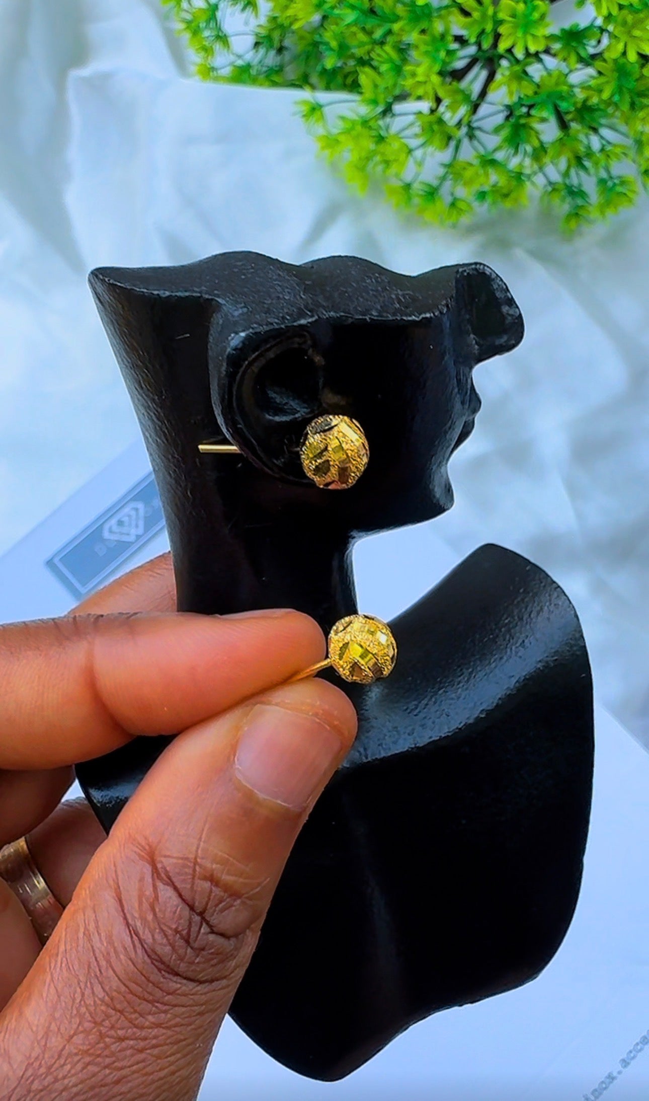 21 Karat Solid Gold Ball Stud Earrings | 1.8g & 2.0g | 3 Different Designs