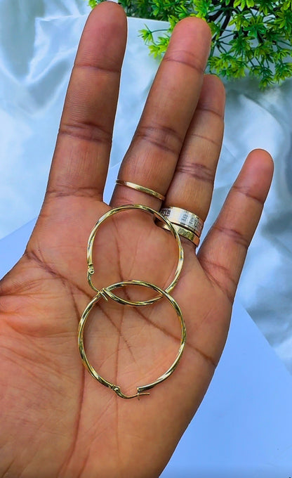 18K Solid Gold Medium Hoop Earrings | 1.5g & 1.63g