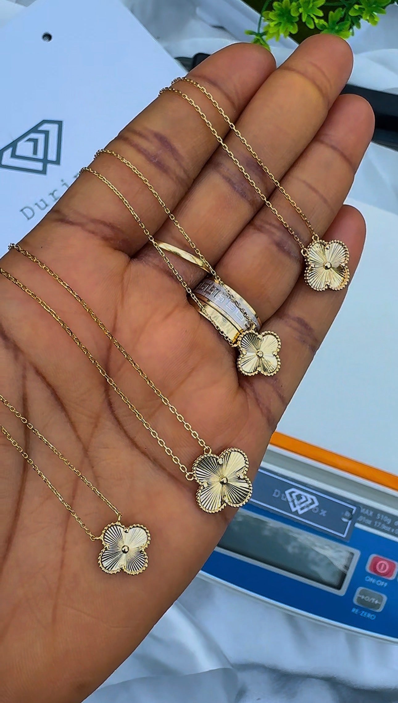 18K Solid Gold Single Motif Clover Chain Necklace 2.9g & 4.4g | 10mm & 12mm