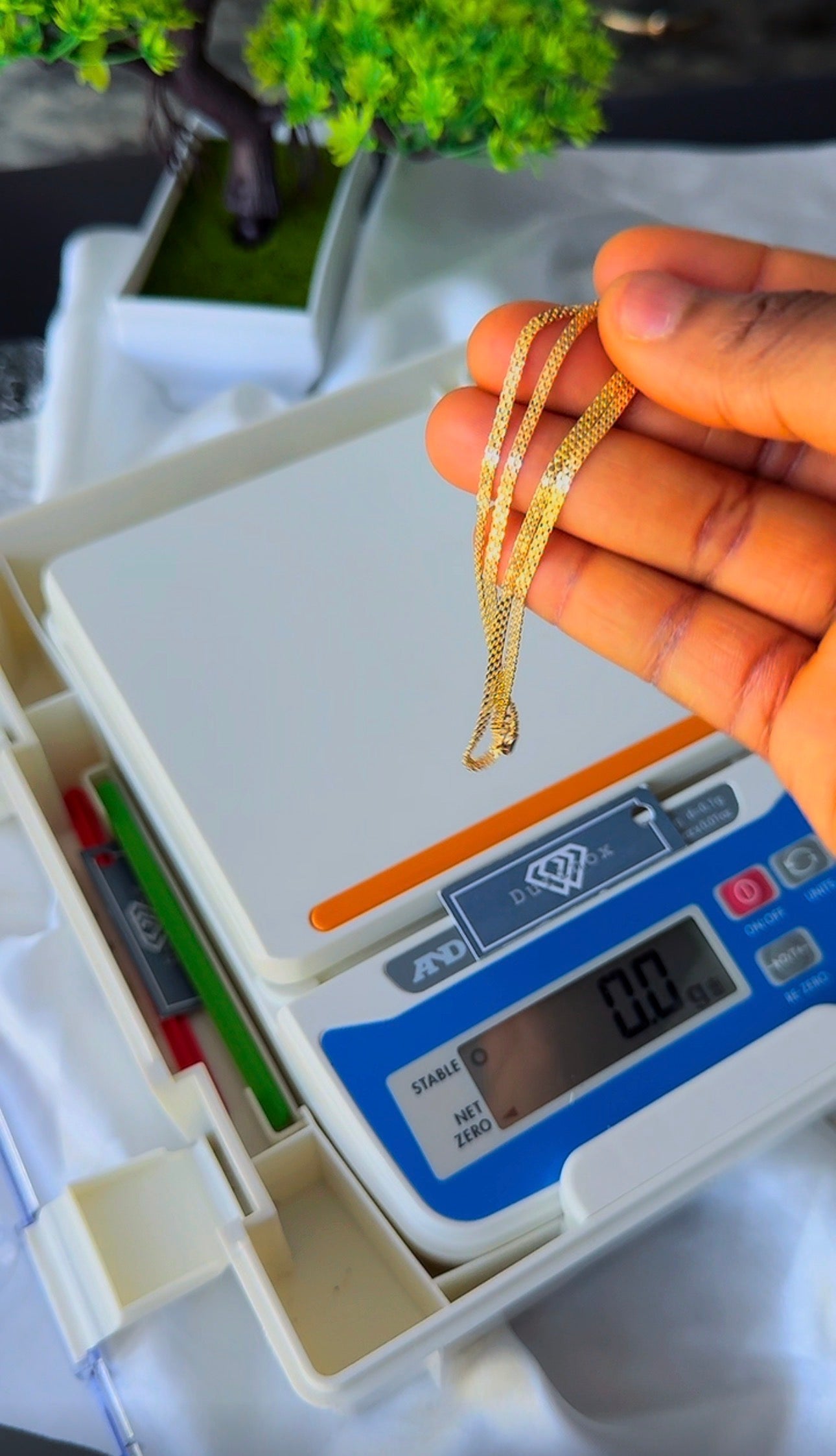 18ct Solid Gold Carpet Chain 18 - 22 Inches