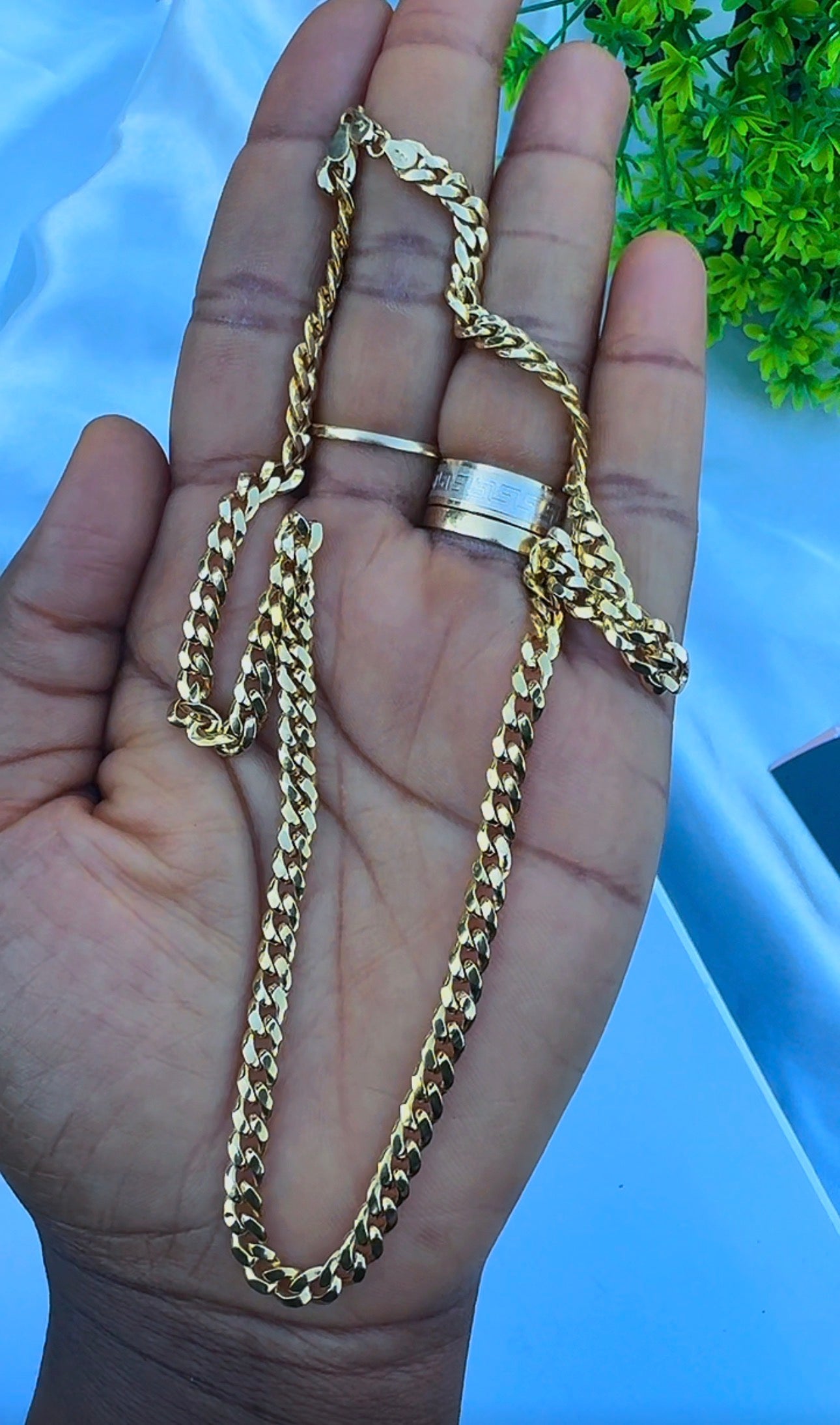 18 Karat Gold Cuban Chain Necklace 18 Inches 5.4g