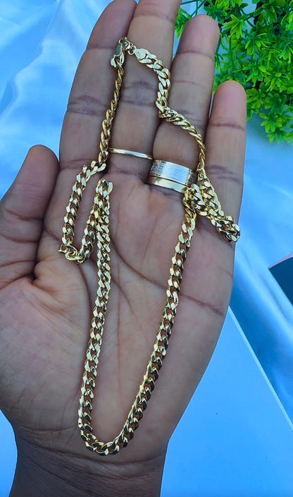 18 Karat Gold Cuban Chain Necklace 18 Inches 5.4g