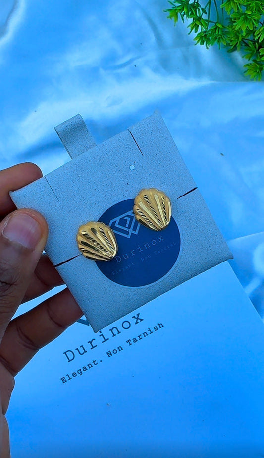 21 Karat Solid Gold Clam Stud Earrings | 1.9g