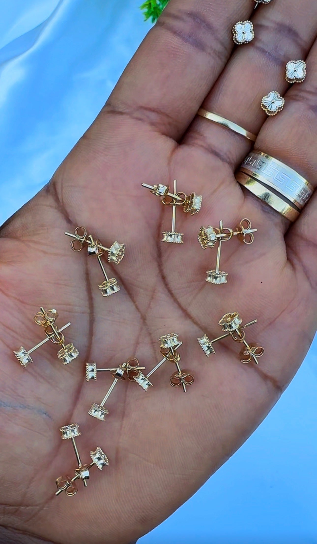 18K Solid Gold Mini Clover Stud Earrings | 0.7g (Extra)