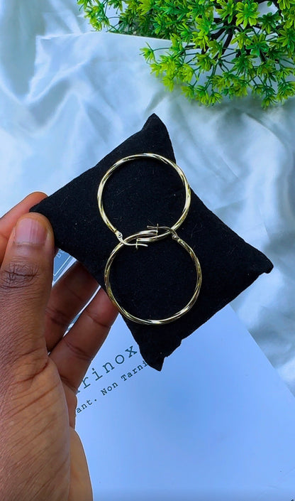 18K Solid Gold Medium Hoop Earrings | 1.5g & 1.63g