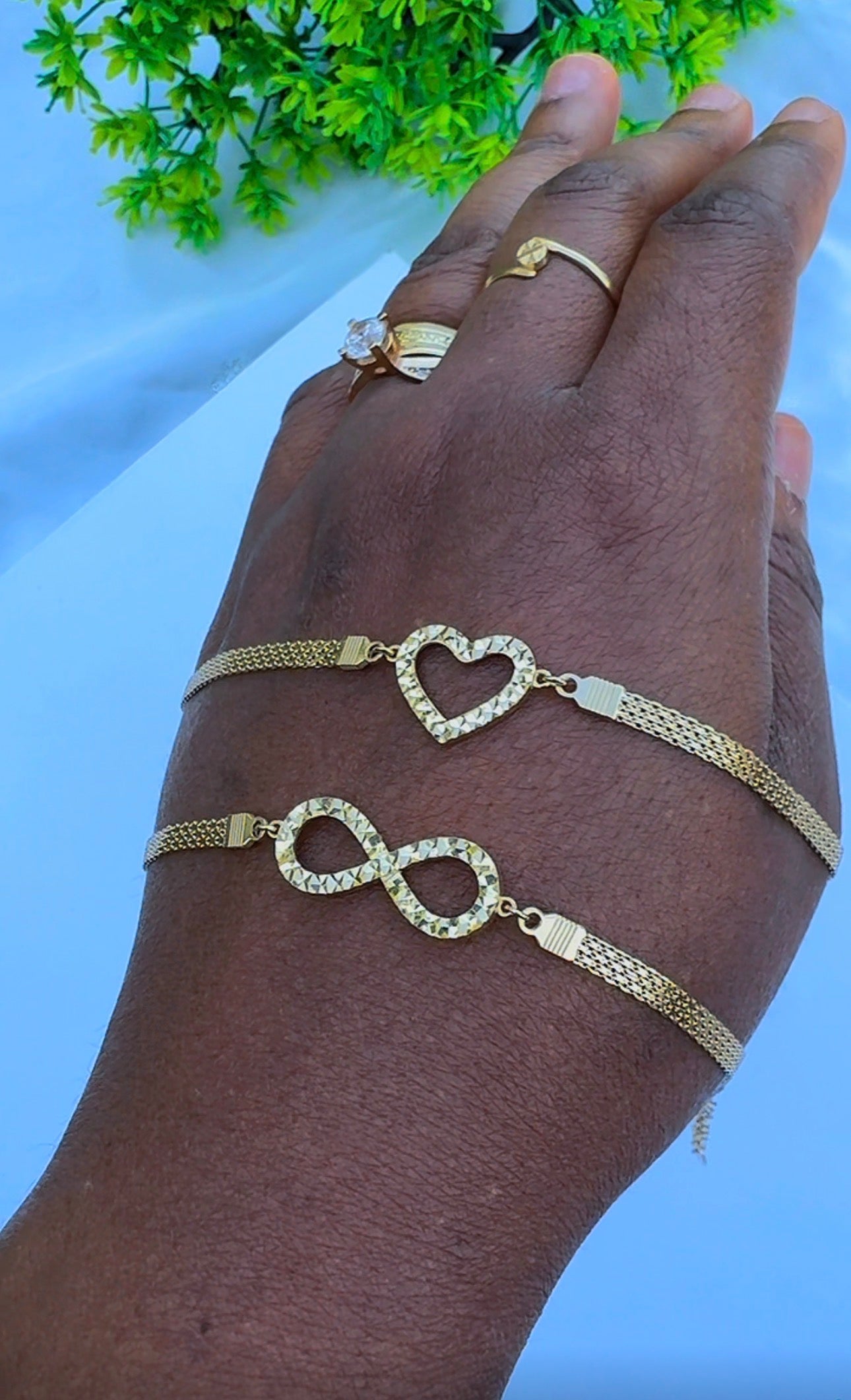18 Karat Solid Gold Carpet + Charm Anklet | 10 Inches | 4g~4.3g
