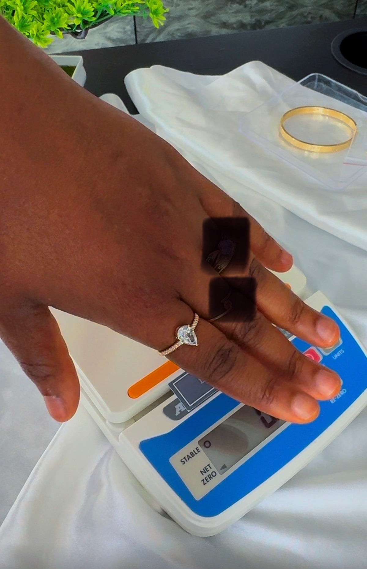 18K Solid Gold Pear Cut | Teardrop Gemstone Ring - Size 8 - 2.6g