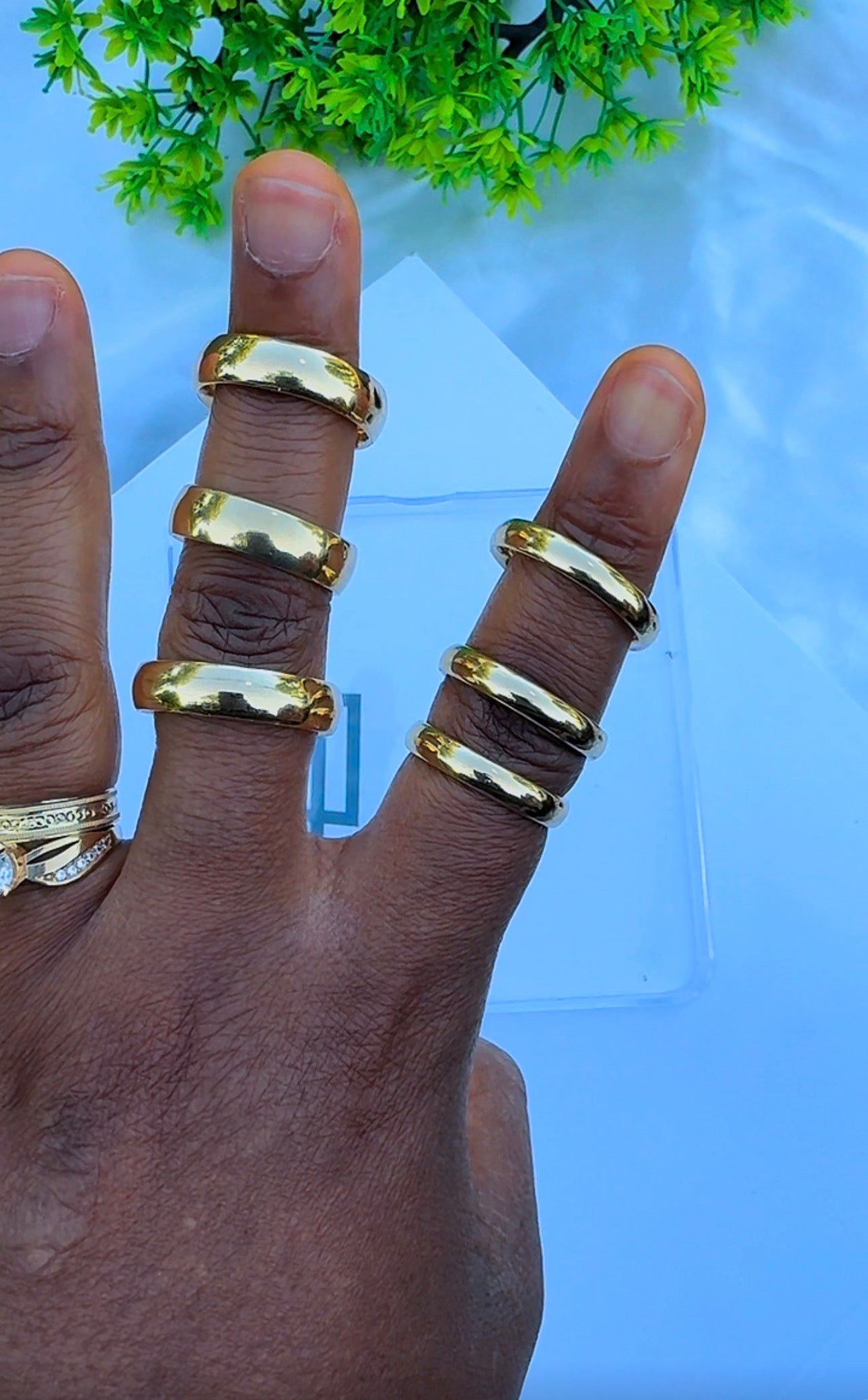 18 Karat Solid Gold Classic Unisex Band | Shiny | 1.5mm & 3mm | 2.3-3.2g | US Sizes 8-11