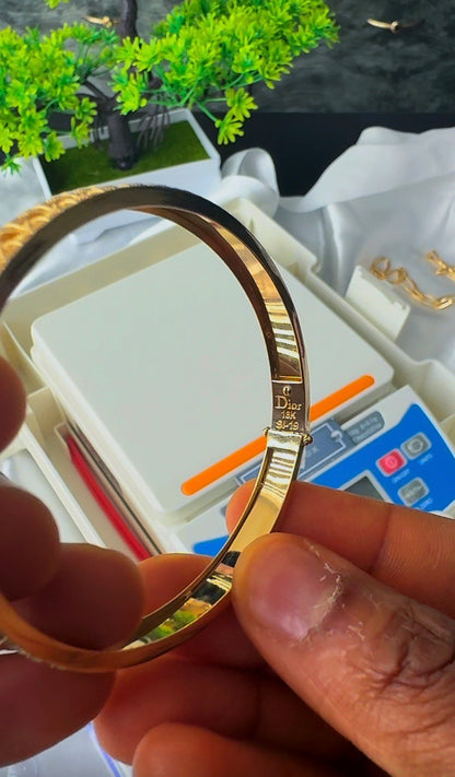 18k Solid Gold Lattice Bangle - Size 19 (11.2g)